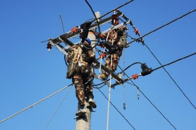 10千伏尧方头561线路升级电网、立杆架线
