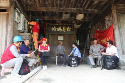 耐心宣传用电安全知识