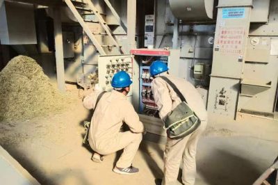 联合农机检查  确保秋季用电安全