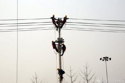 对辖区10千伏金波线进行检修作业