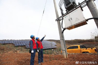 上门巡视检查光伏发电线路、设备的运行情况