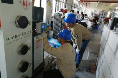 “双十一”购物热 供电人服务忙