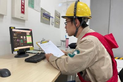 在110千伏强胜变进行221美特线停役操作