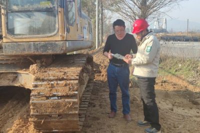 国网南京市溧水区供电公司对辖区现场施工进行安全宣传