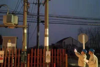 对辖区内的10千伏线变压器等设备开展红外测温