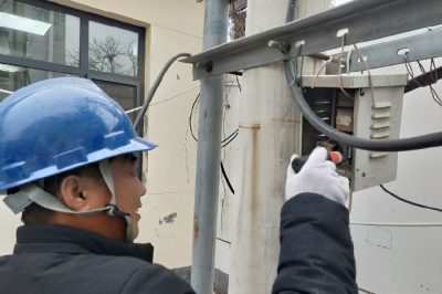 配电抢修班及时解决客户用电故障