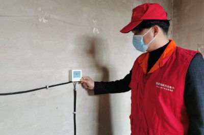 对辖区内煤改电用户进行走访，检查取暖设备