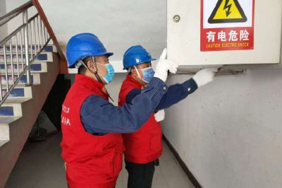 对辖区“煤改电”用户电力线路、设备、表计等进行排查消缺