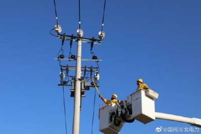 在10千伏746东孙楼线36号杆带电更换设备线夹