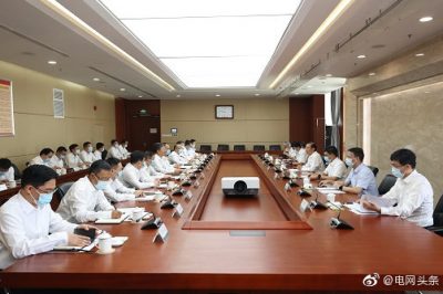 国家电网董事长辛保安赴国网河南电力检查灾后重建供电保障工作慰问干部员工并开展调研