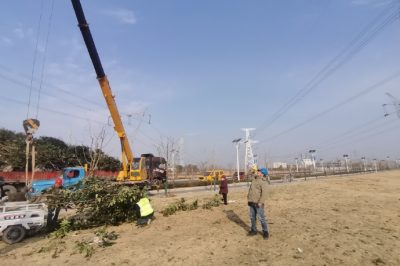 500千伏东三线下有挖机施工作业